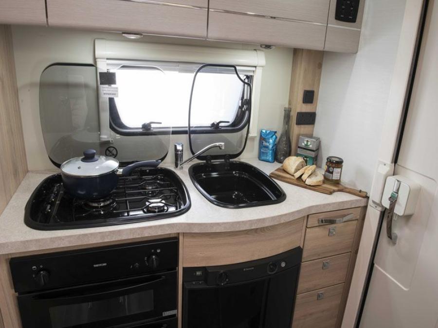 Интерьер Elddis Autoquest 115 2015 года  (фото 5 из 5)